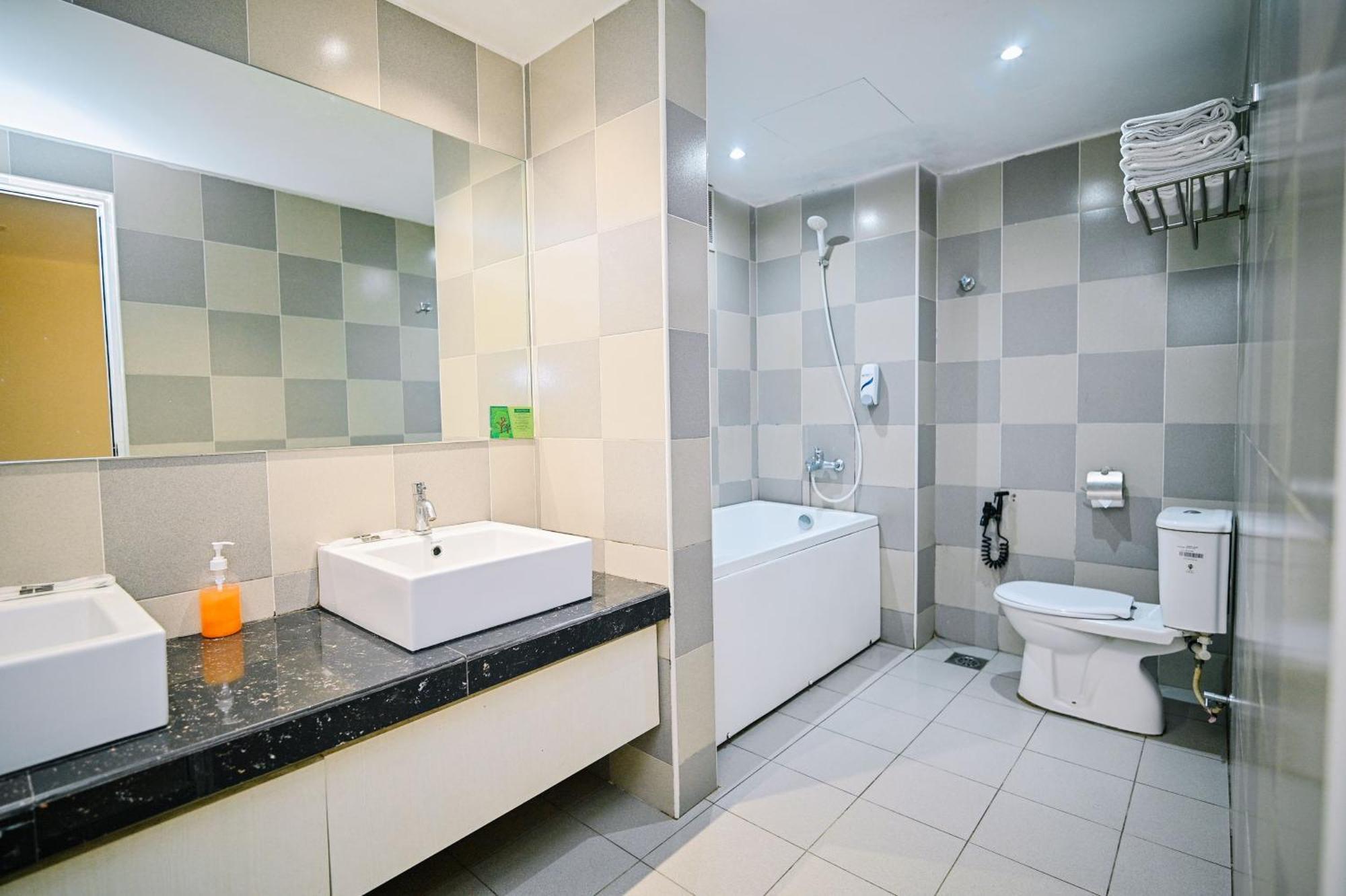 Kingston Hotel 1 , Bukit Bintang Куала Лумпур Екстериор снимка